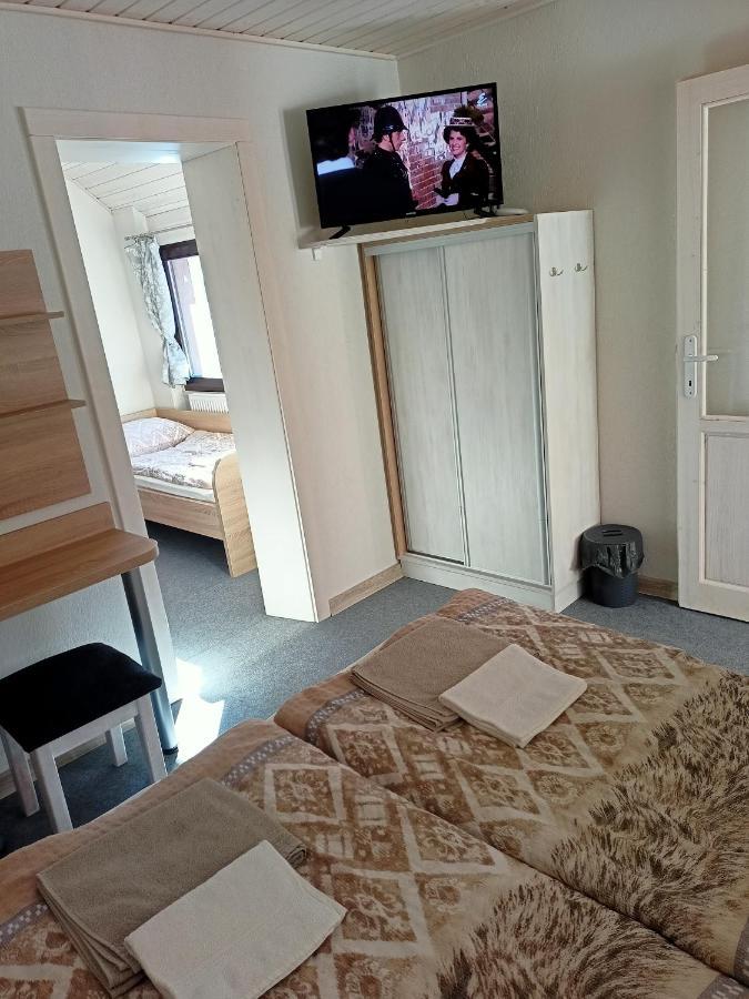 Apartment Tomáš Jendrál Spissky Stvrtok Esterno foto
